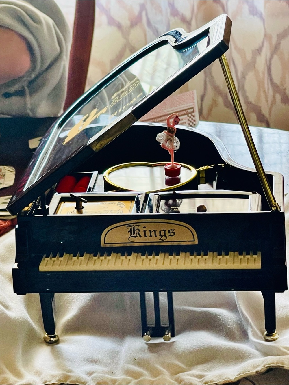 VGT Kings Musical Grand Piano Jewelry Box